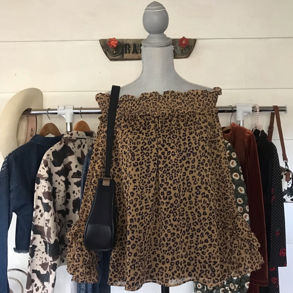 CeCe leopard pattern off the shoulder long sleeve blouse women size medium